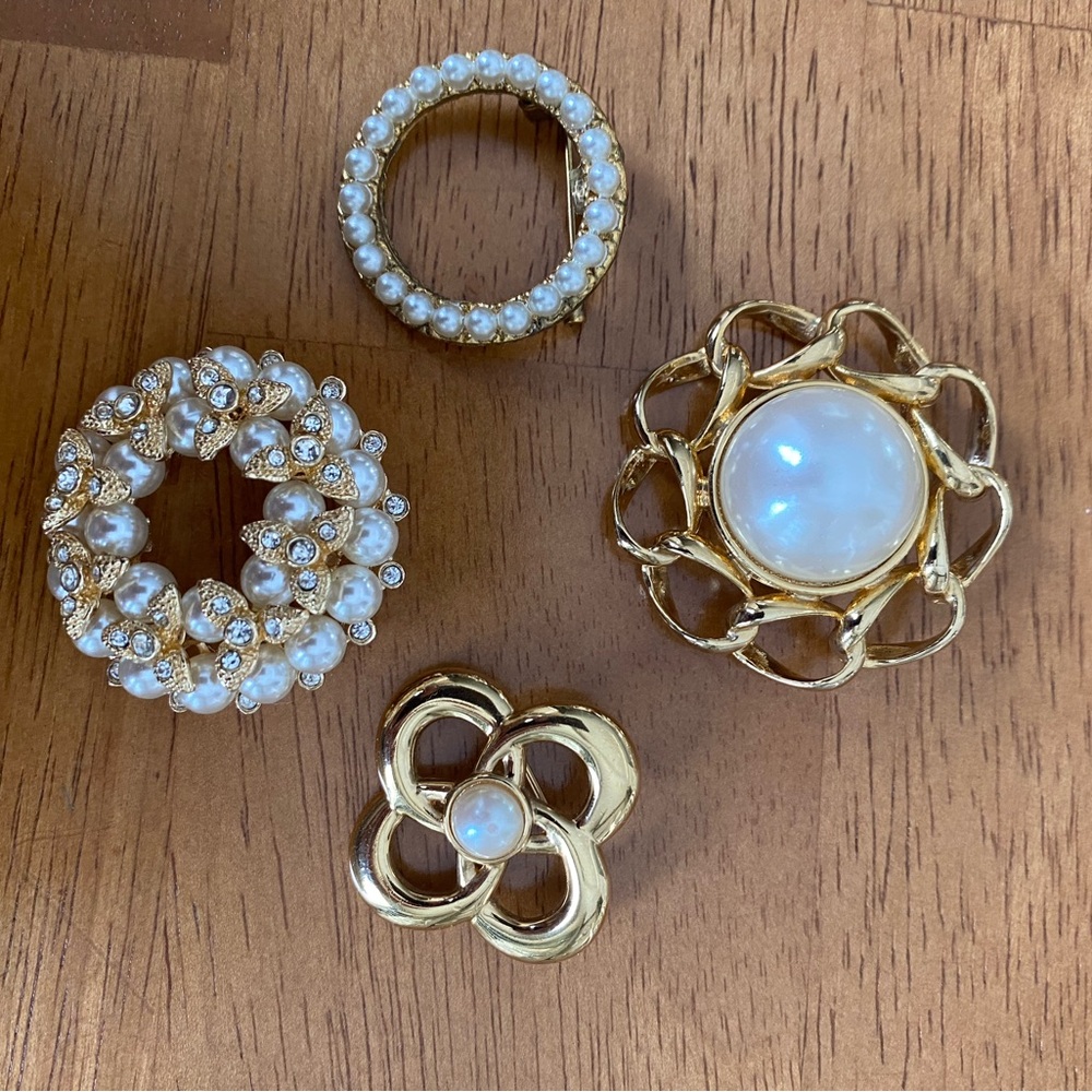 Vintage Broach Set of (4)